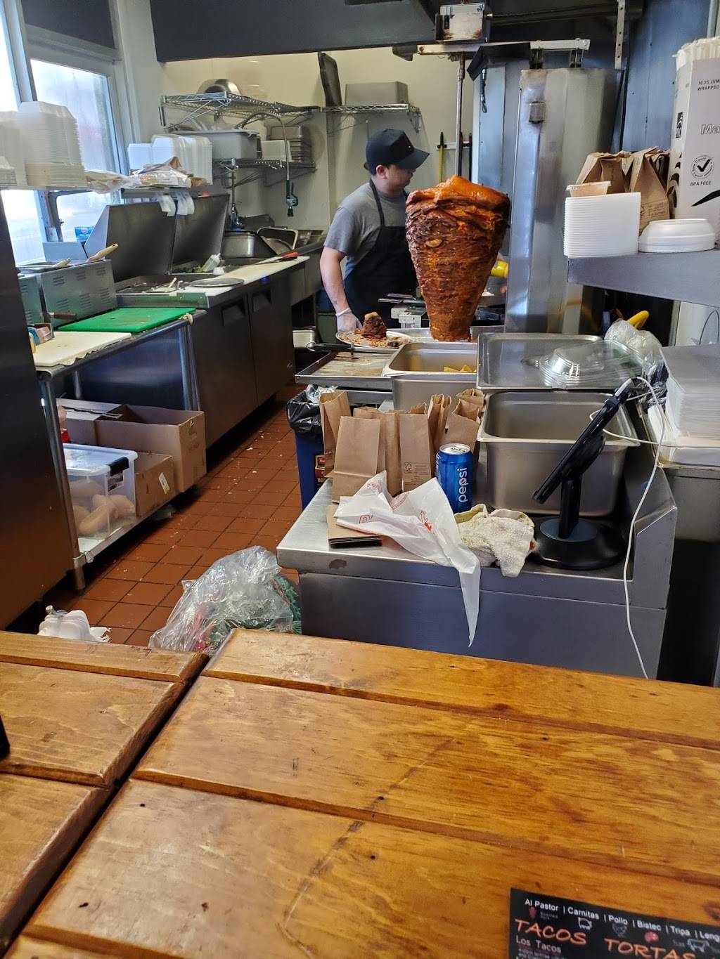 Taqueria Los Güeros | restaurant | 138 Halsey St, Newark, NJ 07102, USA | 5512239000 OR +1 551-223-9000