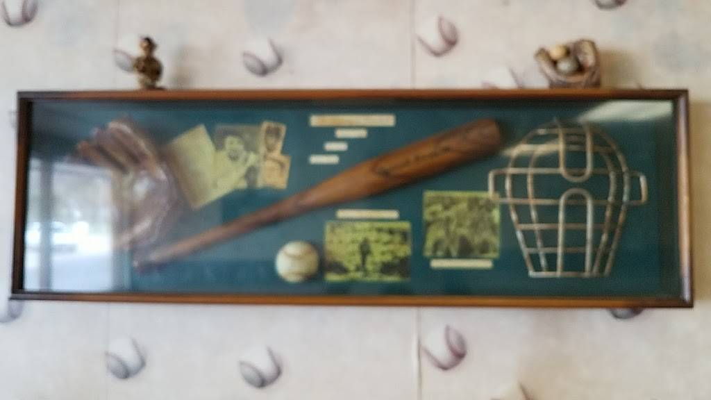 Damons All American Pizza Pie | restaurant | 306 S College St, Newcomerstown, OH 43832, USA | 7404985600 OR +1 740-498-5600