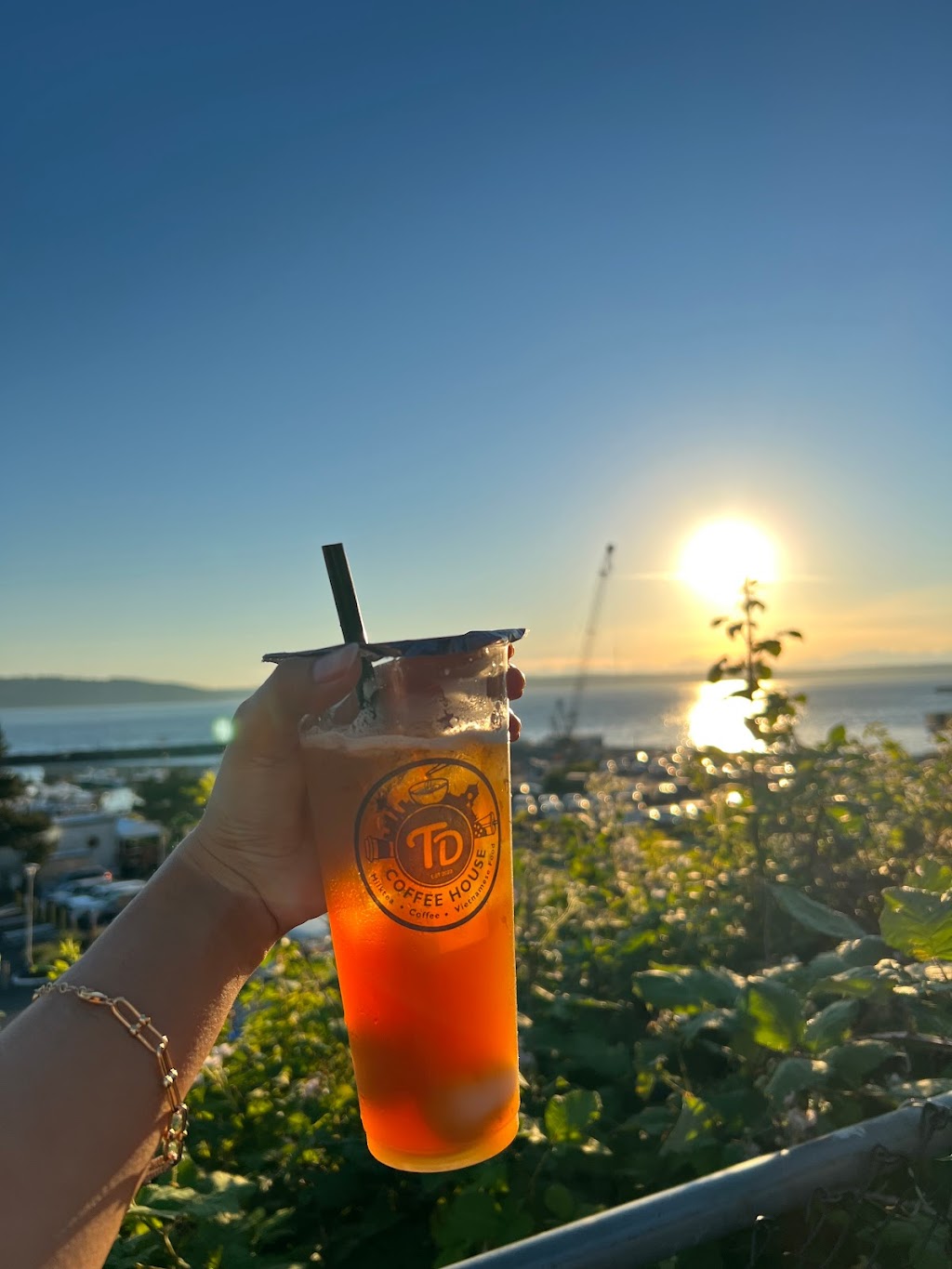 T&D Coffee House | cafe | 727 S 223rd St, Des Moines, WA 98198, USA | 2062126833 OR +1 206-212-6833