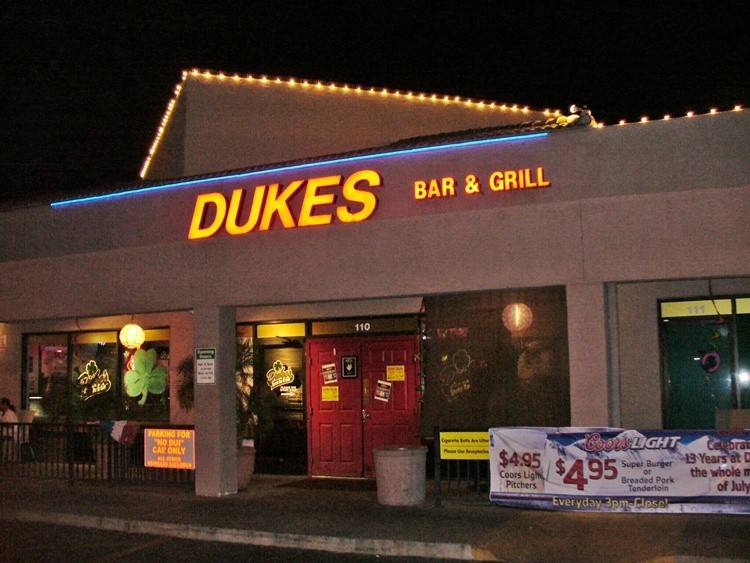 Dukes Sports Bar and Grill | restaurant | 7607 E McDowell Rd, Scottsdale, AZ 85257, USA | 4806759724 OR +1 480-675-9724