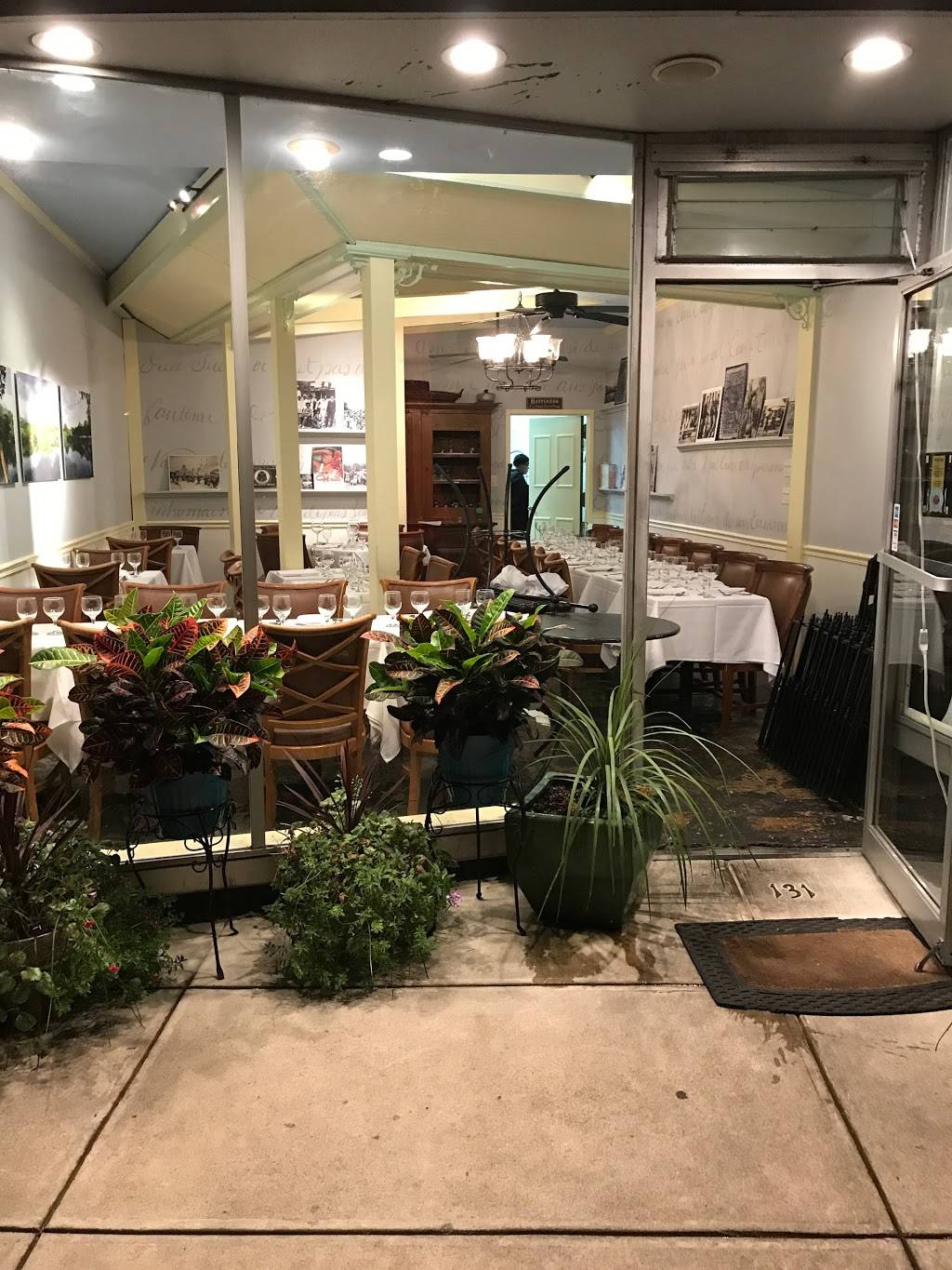 Saveur Creole | restaurant | 131 Grove St, Montclair, NJ 07042, USA | 9737443506 OR +1 973-744-3506