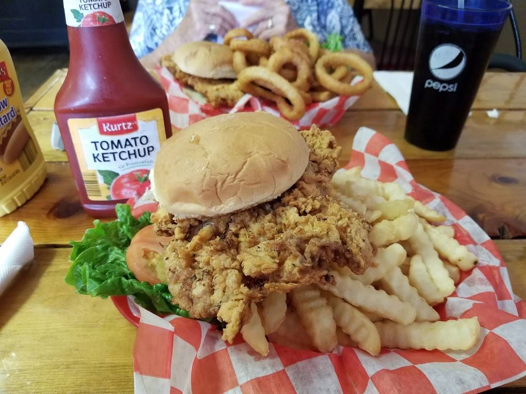 Robins Place | restaurant | 110 Main St, Stoutland, MO 65567, USA | 4172863222 OR +1 417-286-3222