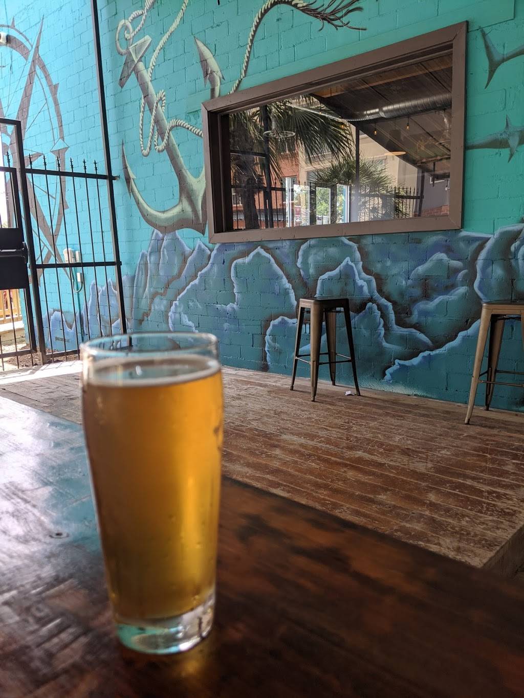 Dos Sirenos Brewing | restaurant | 231 E Cevallos St, San Antonio, TX 78204, USA | 2104428138 OR +1 210-442-8138