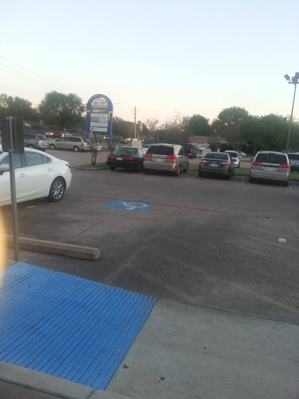 Salaama Restaurant | restaurant | 2440 S Collins St # 138, Arlington, TX 76014, USA | 2149241174 OR +1 214-924-1174