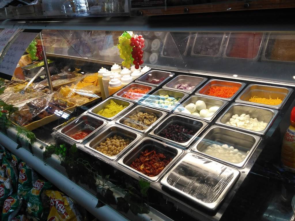 Metro Deli & Pizza | restaurant | Middle Village, NY 11379, USA | 7184177040 OR +1 718-417-7040