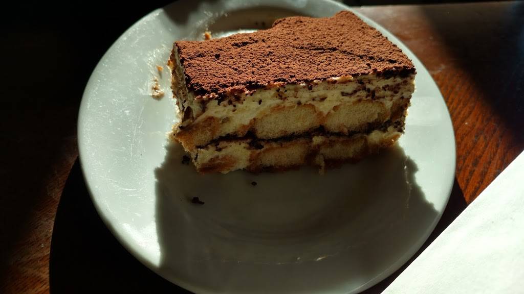 Vinnies Neighborhood Italian | restaurant | 641 Merrimon Ave, Asheville, NC 28804, USA | 8282531077 OR +1 828-253-1077