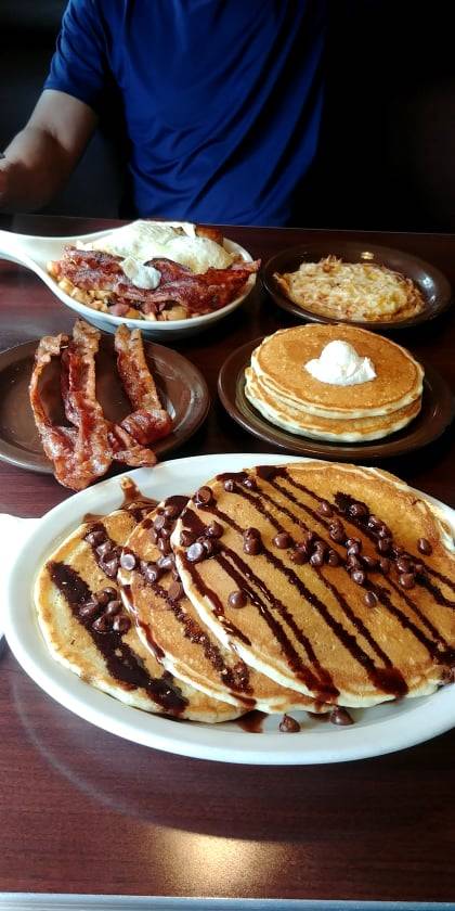 Village Inn | bakery | 3130 Daniels Rd, Winter Garden, FL 34787, USA | 4076540736 OR +1 407-654-0736