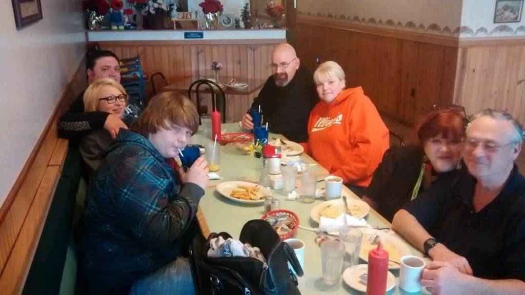 Miners Family Restaurant | restaurant | 304 S Macoupin St, Gillespie, IL 62033, USA | 2178394800 OR +1 217-839-4800