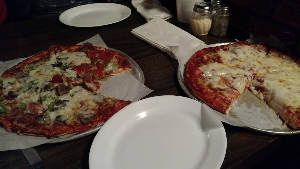 Pagliais Pizza | restaurant | 1600 Lincoln Ave, Charleston, IL 61920, USA | 2173453400 OR +1 217-345-3400