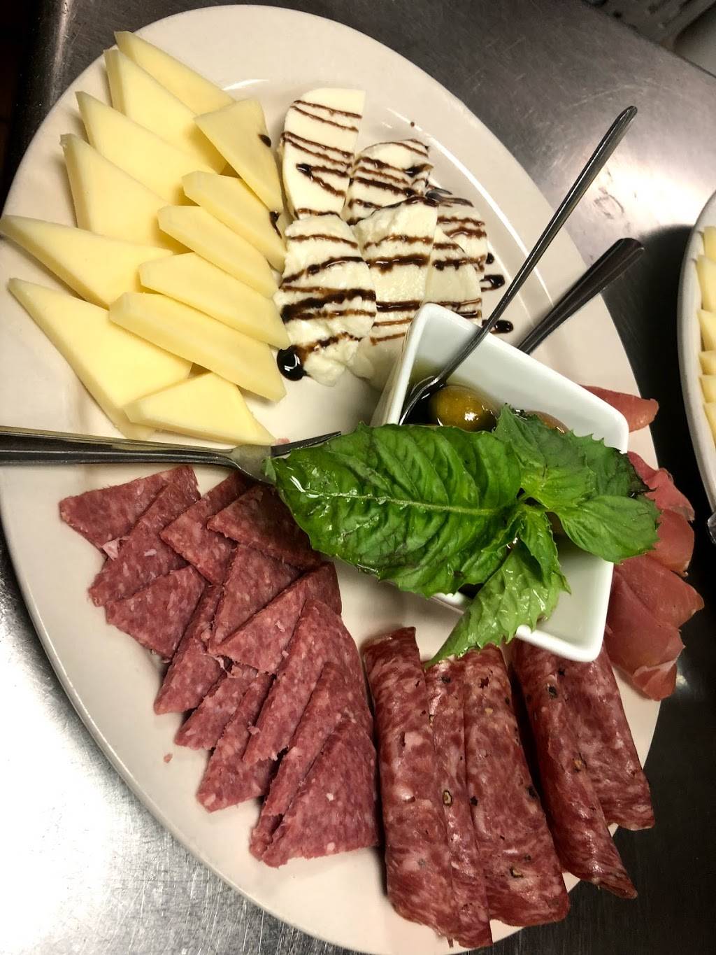 Enzas | restaurant | 10601 San Jose Blvd #109, Jacksonville, FL 32257, USA | 9042684458 OR +1 904-268-4458