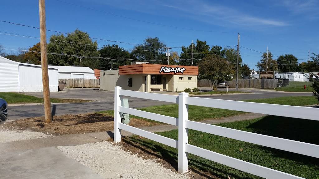 Pizza Hut | meal takeaway | 707 W Madison St, Marshalltown, IA 50158, USA | 6417524000 OR +1 641-752-4000