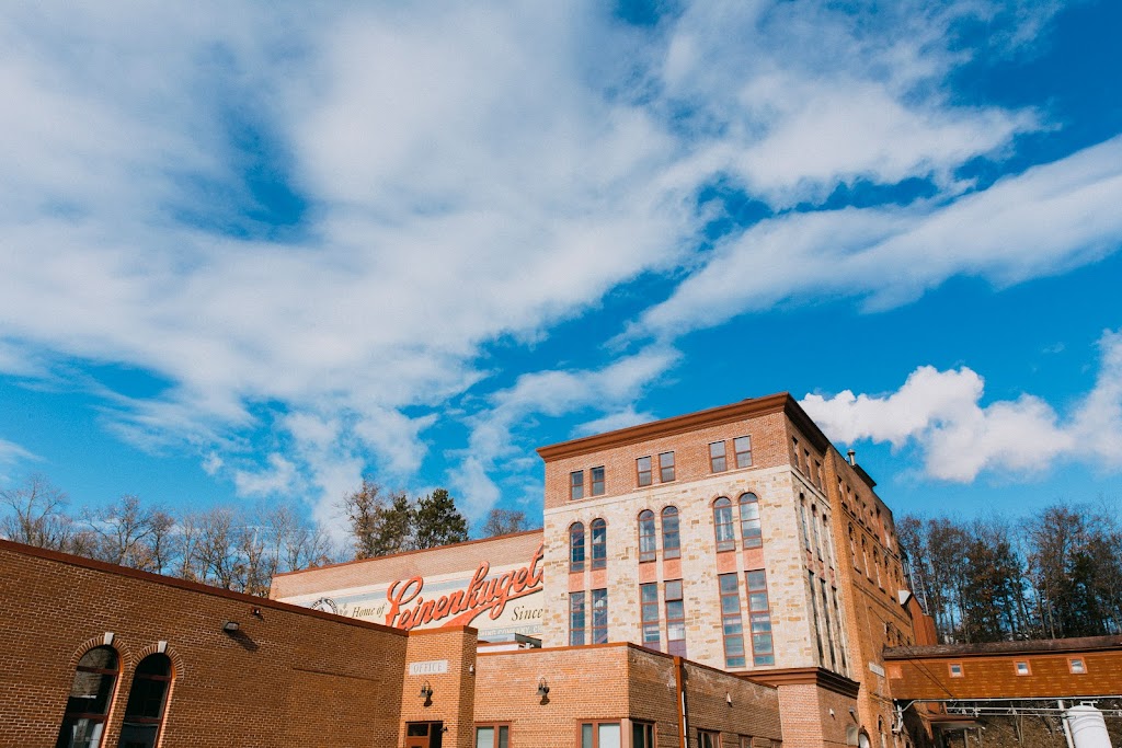 Leinie Lodge | restaurant | 124 E Elm St, Chippewa Falls, WI 54729, USA | 8885346437 OR +1 888-534-6437