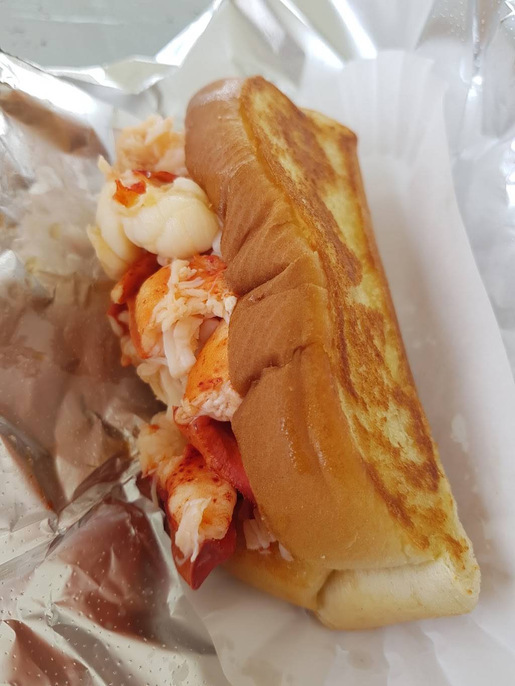 Guilford Lobster Pound | restaurant | 3443, 505 Old Whitfield St, Guilford, CT 06437, USA | 2034536122 OR +1 203-453-6122