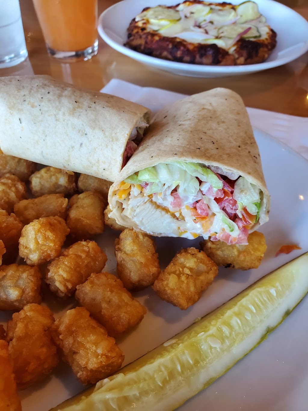 Buddys on the Beach | restaurant | 1223 Lakeview Dr, Lake Odessa, MI 48849, USA | 6163744881 OR +1 616-374-4881