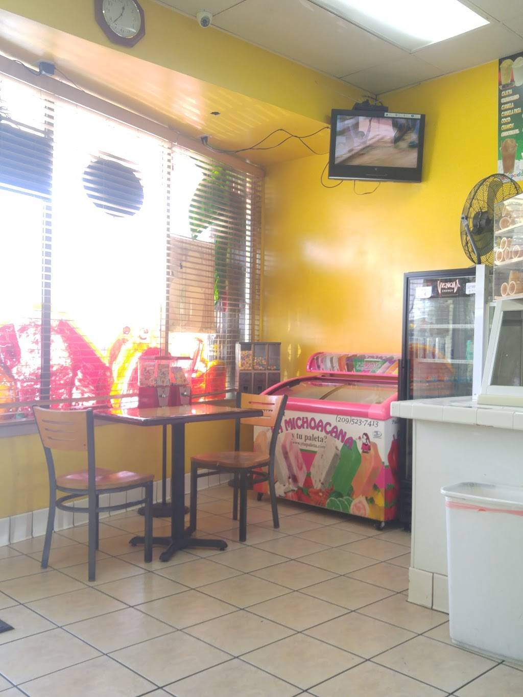 Marys Bionicos & Raspados | restaurant | 3231 Tweedy Blvd, South Gate, CA 90280, USA | 3235697365 OR +1 323-569-7365