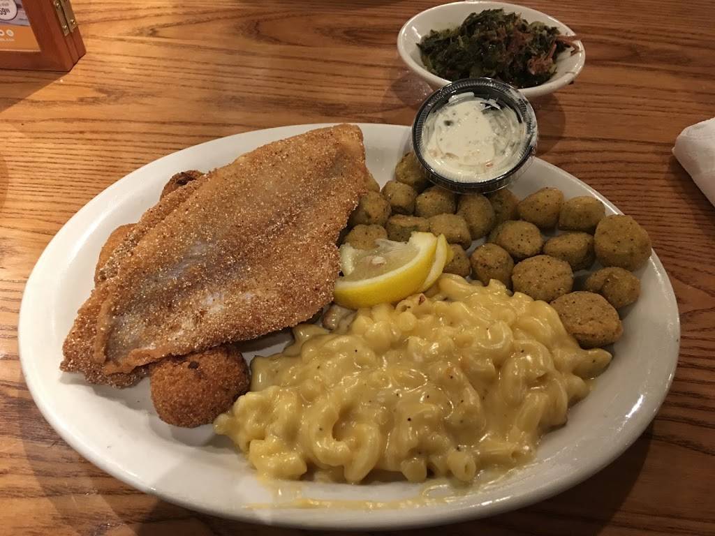 Cracker Barrel Old Country Store | restaurant | 300 Jason Way Ct, Davenport, IA 52806, USA | 5633864847 OR +1 563-386-4847