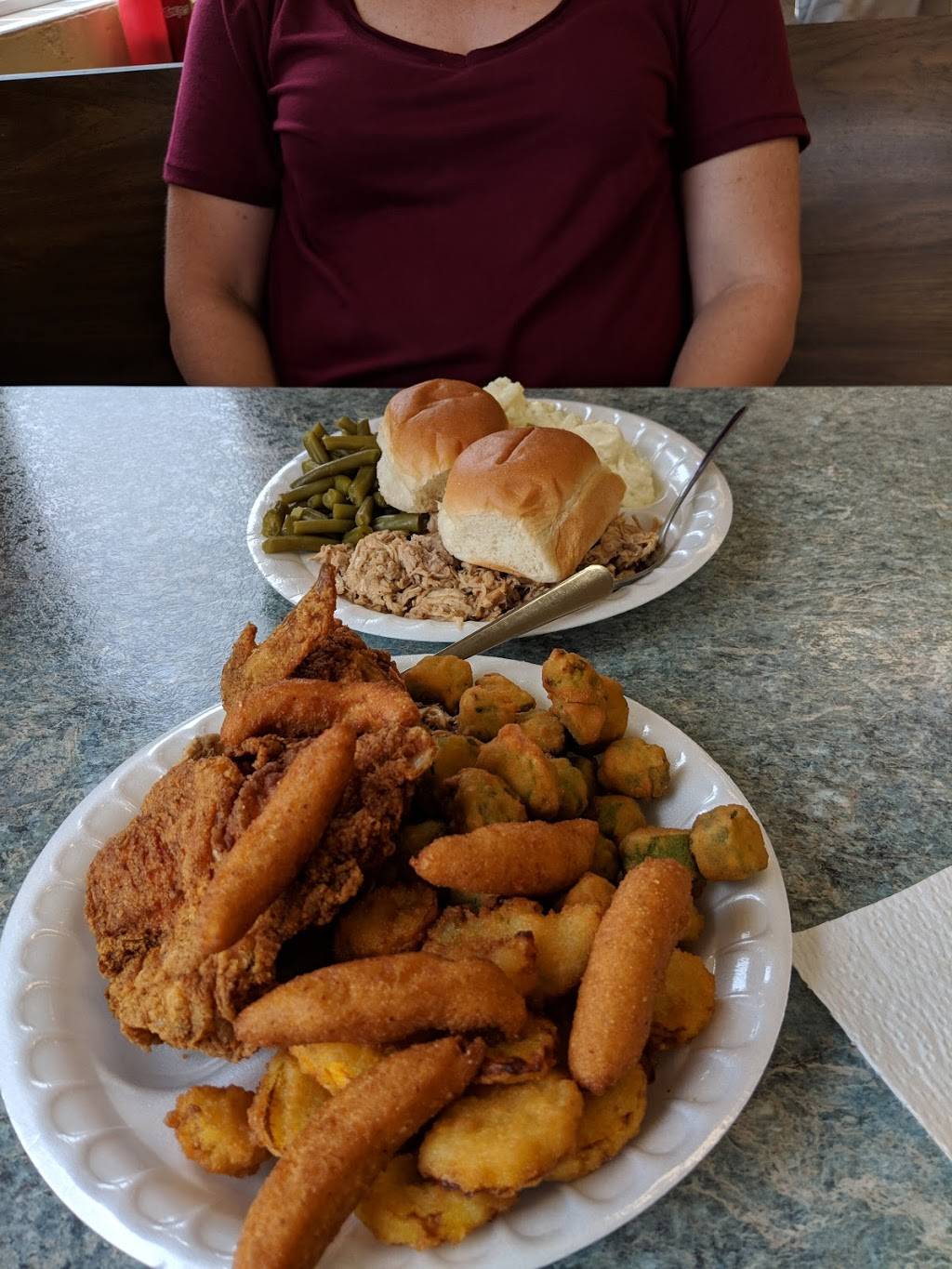 A & G Barbecue & Chicken | restaurant | 800 S Lake Park Blvd, Carolina Beach, NC 28428, USA | 9104588620 OR +1 910-458-8620