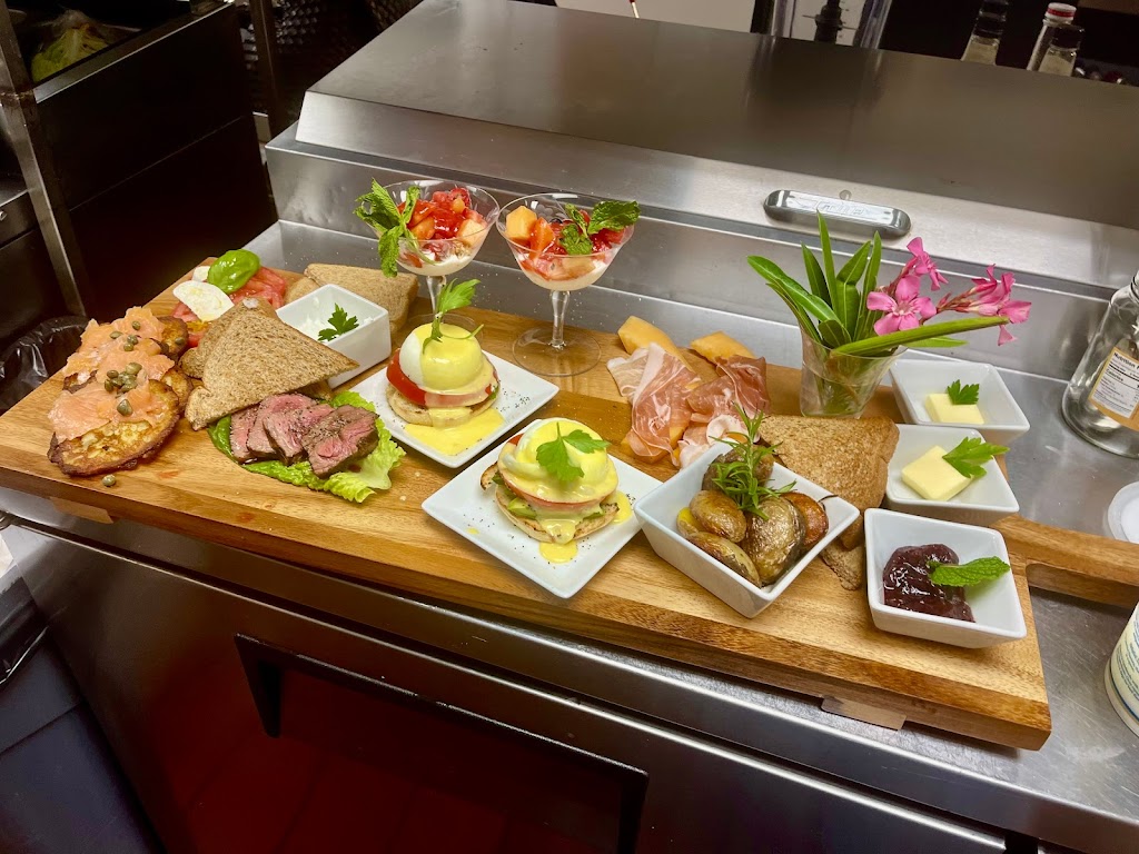 Hugo II | restaurant | 645 Cedars Ct, Longboat Key, FL 34228, USA | 3055099891 OR +1 305-509-9891