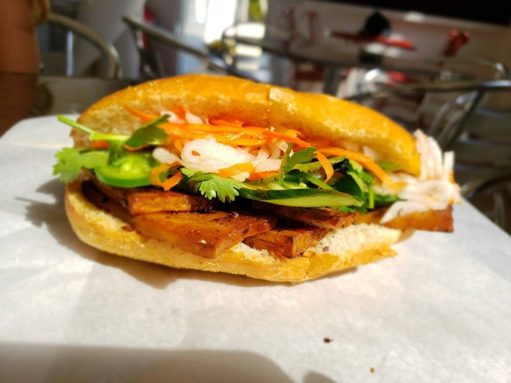 B2US Restaurant | restaurant | 13220 N Cleveland Ave, North Fort Myers, FL 33903, USA | 2392407418 OR +1 239-240-7418