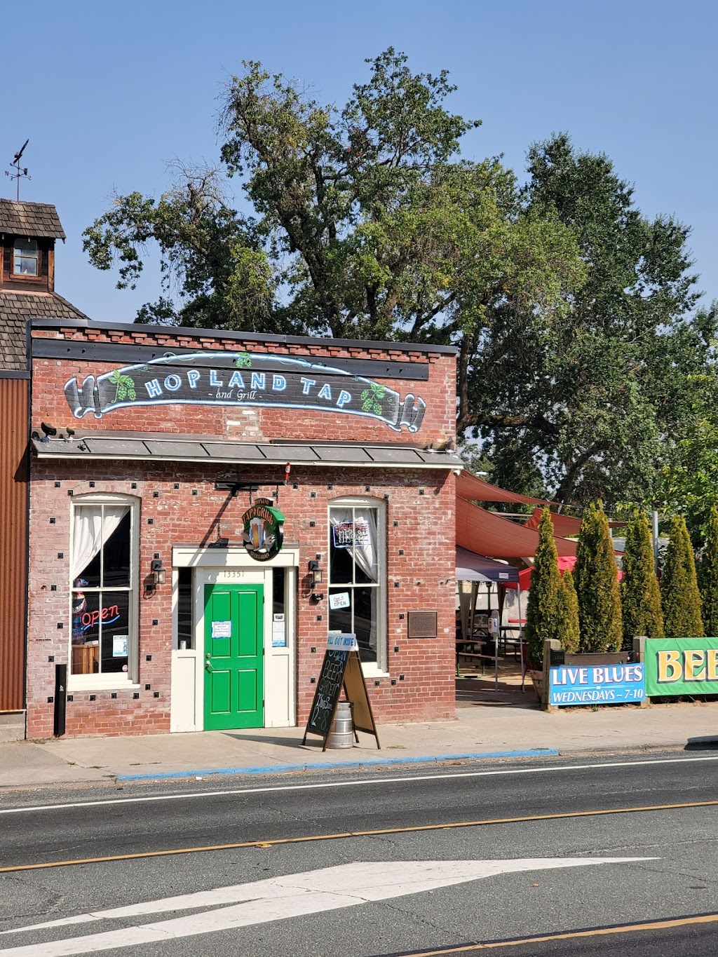 Hopland Tap | restaurant | 13351 HWY 101 South, Hopland, CA 95449, USA | 7075109000 OR +1 707-510-9000