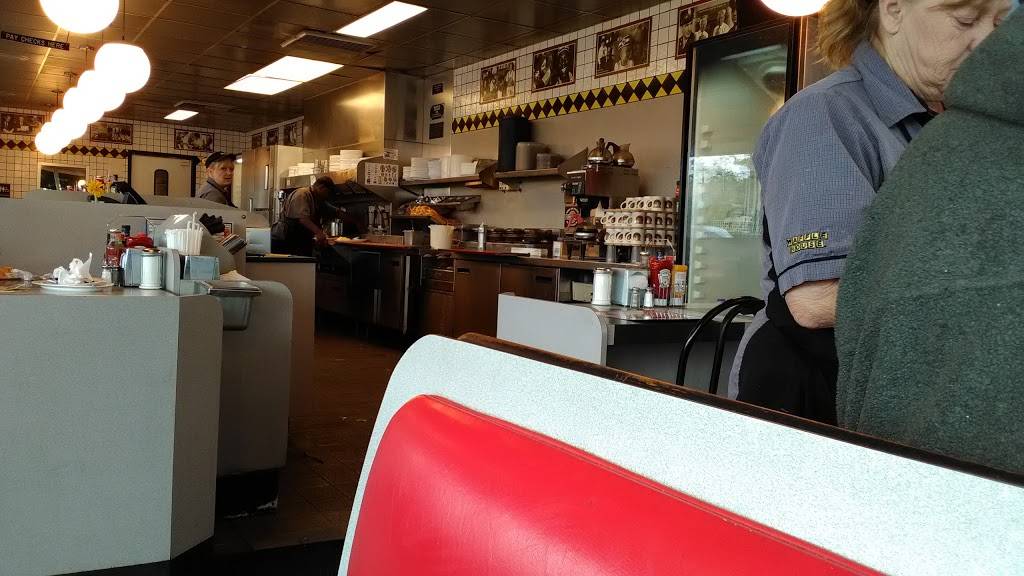 Waffle House | meal takeaway | 4029 Taylorsville Rd, Louisville, KY 40220, USA | 5024859765 OR +1 502-485-9765