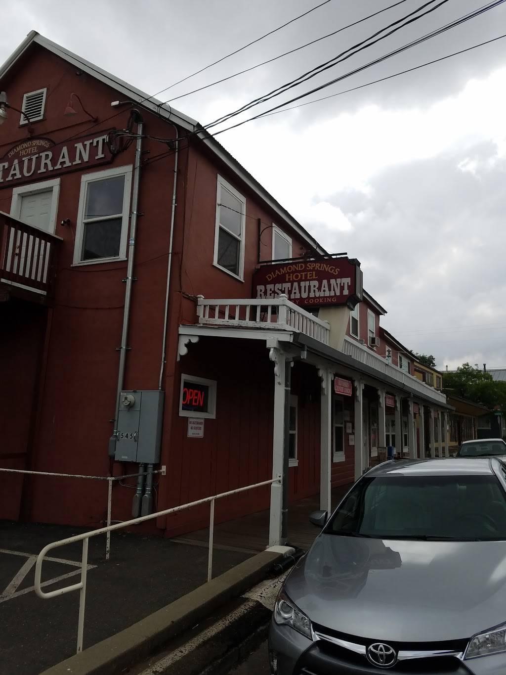 Diamond Springs Hotel Restaurant | restaurant | 545 Pleasant Valley Rd, Diamond Springs, CA 95619, USA | 5306211730 OR +1 530-621-1730