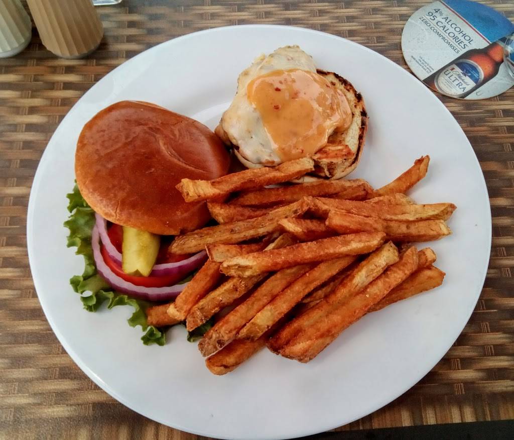 The Royal Oak | restaurant | 617 Victoria St W #102, Whitby, ON L1N 0E4, Canada | 9054938700 OR +1 905-493-8700