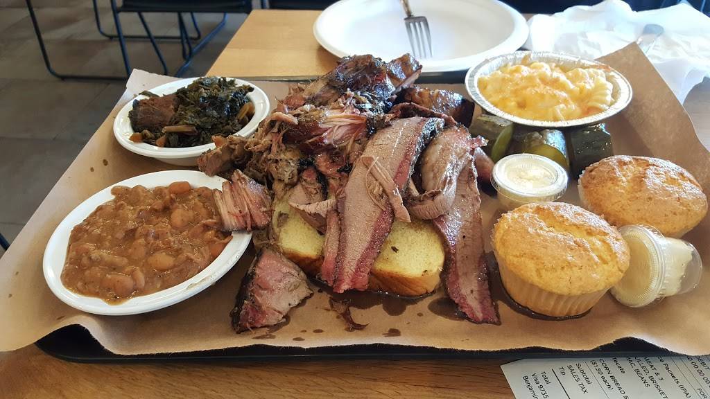 Iron Grate BBQ Co. | restaurant | 4125 S Howell Ave, Milwaukee, WI 53207, USA | 4144551776 OR +1 414-455-1776