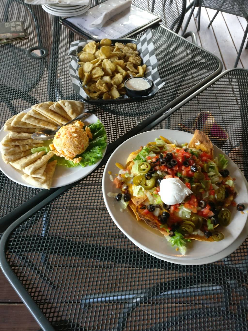 Sawmill Tap Room | restaurant | 7701 Lead Mine Rd, Raleigh, NC 27615, USA | 9198457889 OR +1 919-845-7889