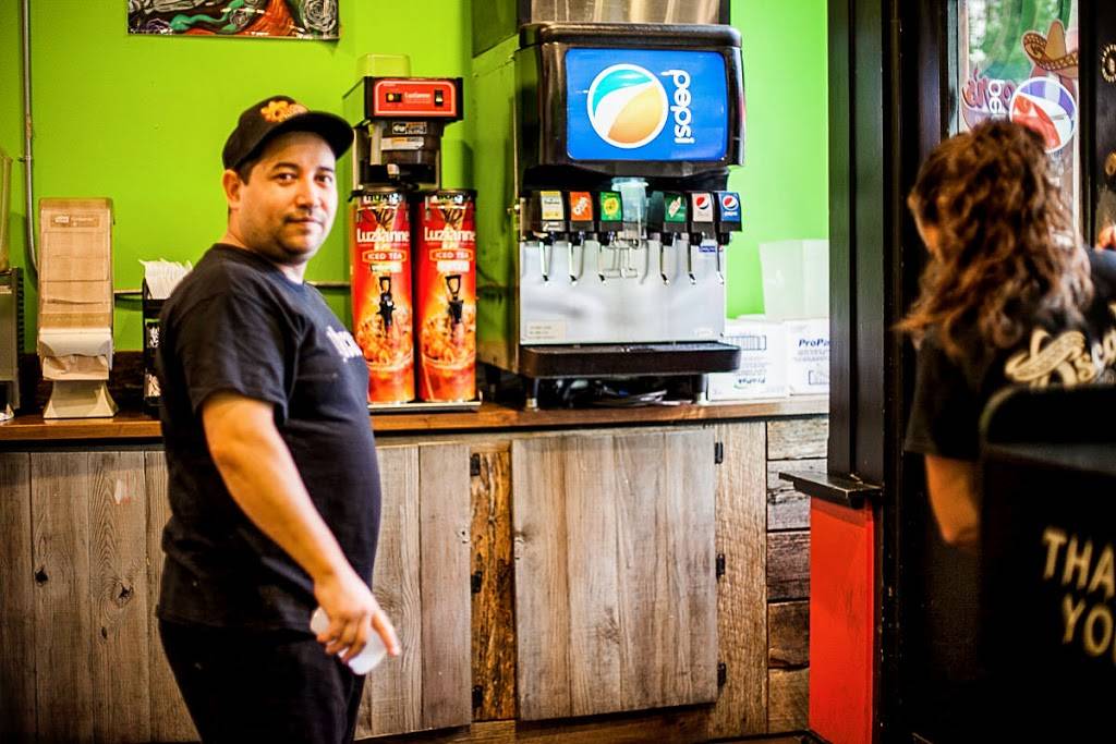 Oscars Taco Shop | restaurant | 530 Church St, Nashville, TN 37219, USA | 6152511507 OR +1 615-251-1507