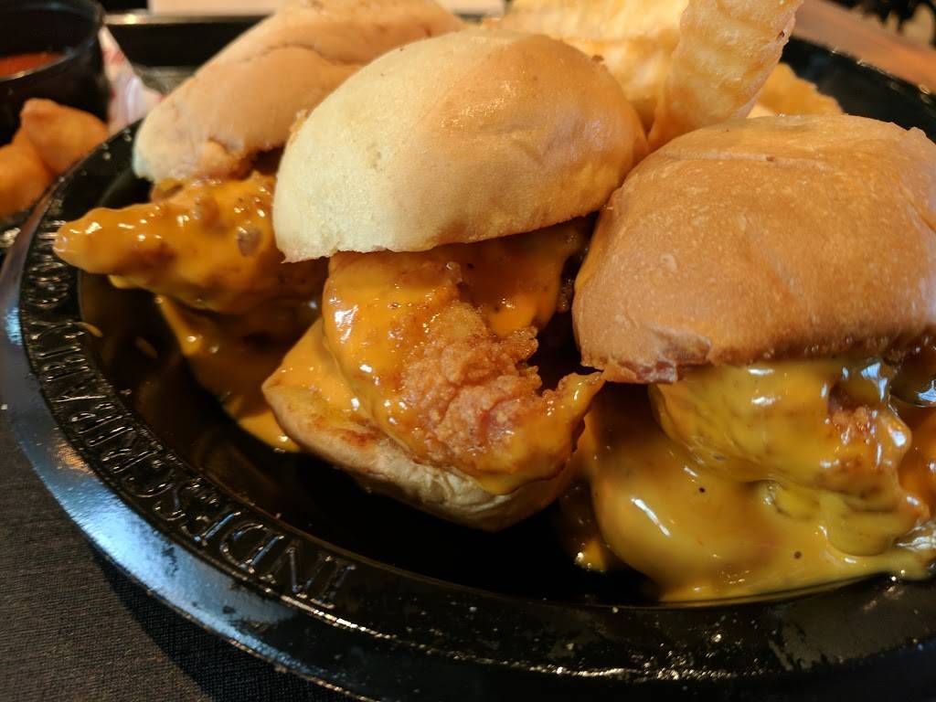 Zaxbys Chicken Fingers & Buffalo Wings | restaurant | 6503 University Blvd, Winter Park, FL 32792, USA | 4078534329 OR +1 407-853-4329