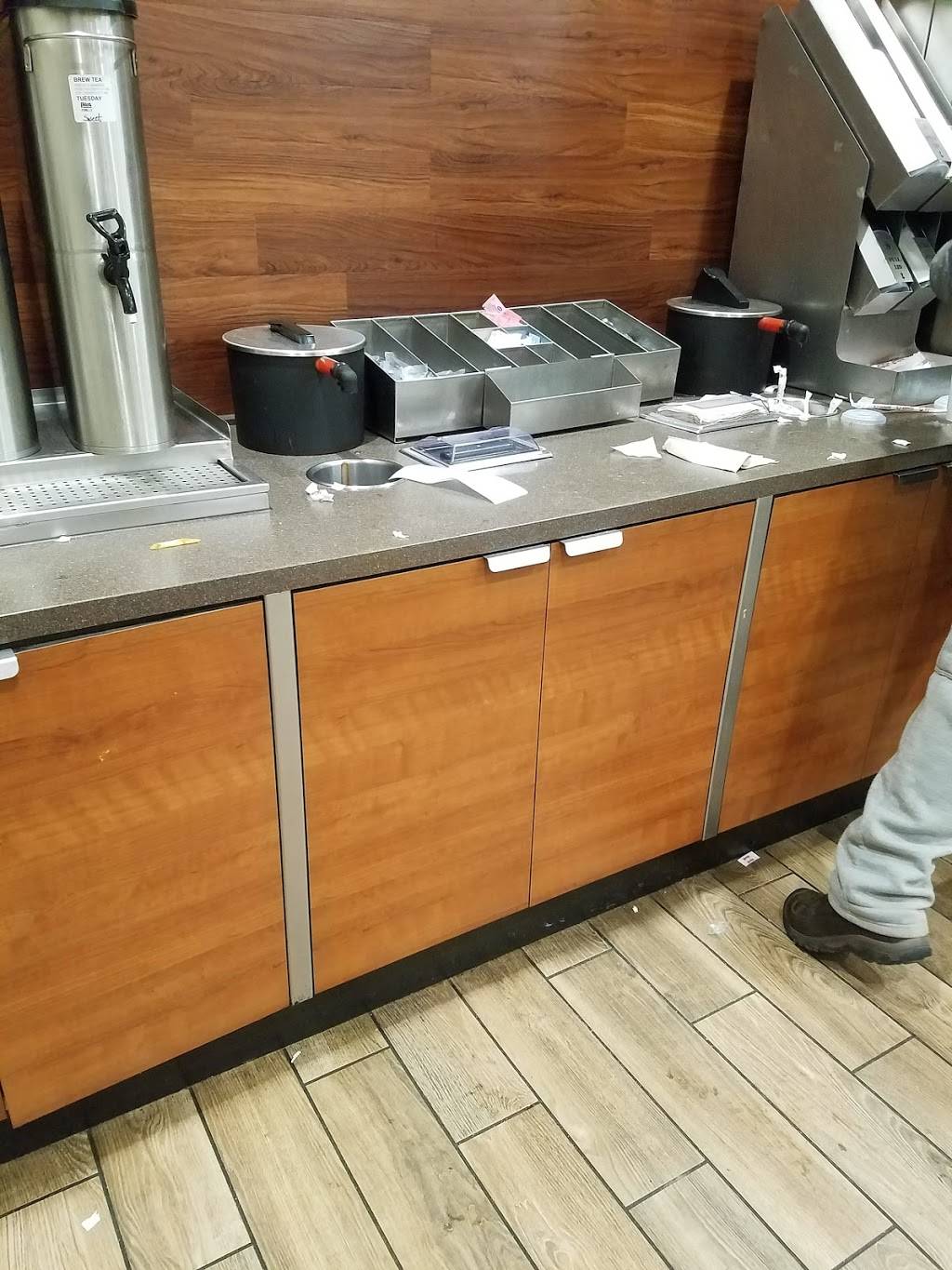 Wendys | restaurant | 1860 E Napier Ave, Benton Harbor, MI 49022, USA | 2699256447 OR +1 269-925-6447