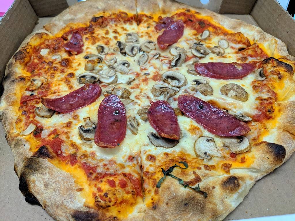 Fusaros East | restaurant | 294 Richmond St E Unit 102, Toronto, ON M5A 1P5, Canada | 6473473309 OR +1 647-347-3309