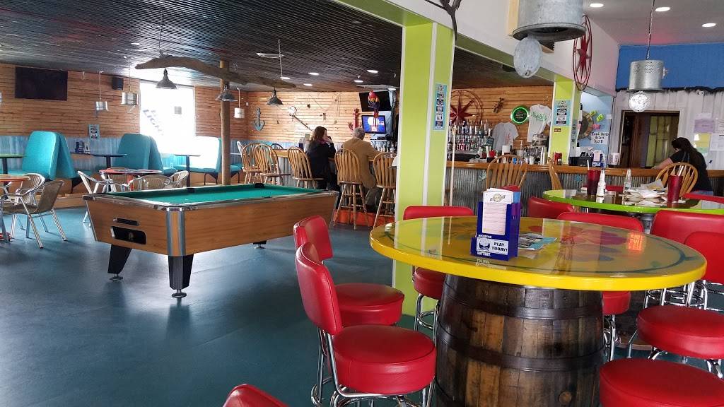 Rum Runners | restaurant | E Apple Ave, Ravenna, MI 49451, USA | 2318532223 OR +1 231-853-2223