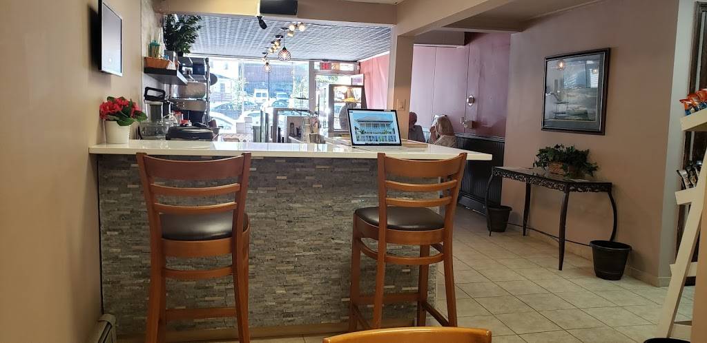 Mama Ritas | restaurant | 8 John St, Waterbury, CT 06708, USA | 2033644347 OR +1 203-364-4347