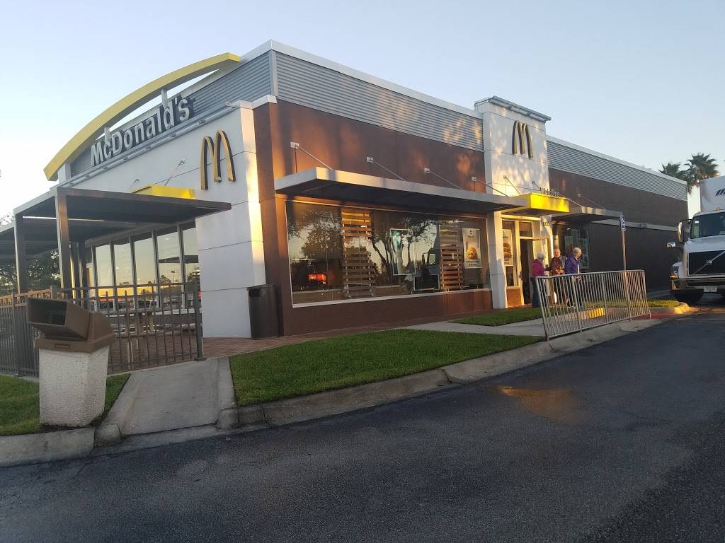 McDonalds | cafe | 1920 W, FL-426, Oviedo, FL 32765, USA | 4073657641 OR +1 407-365-7641