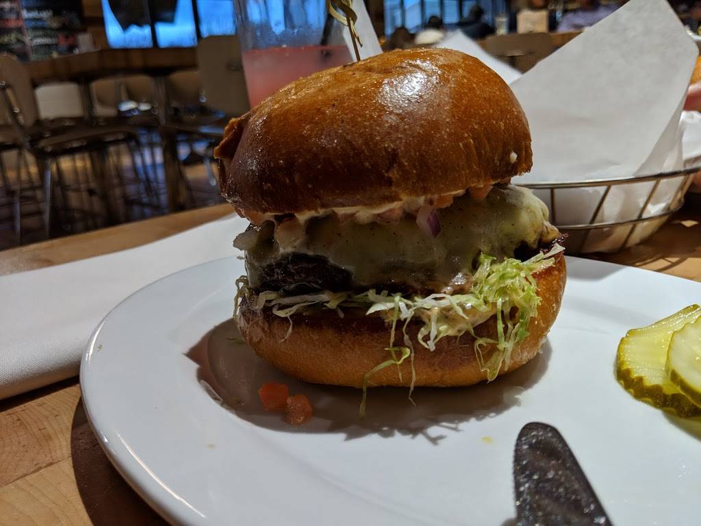 Zinburger Wine & Burger Bar | restaurant | 1900 NJ-10, Parsippany, NJ 07054, USA | 9739989766 OR +1 973-998-9766