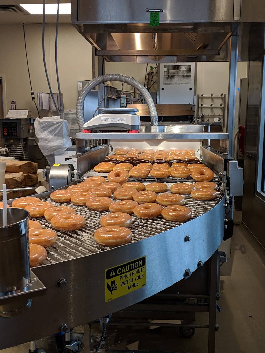 Krispy Kreme | bakery | 110 S Mannheim Rd, Hillside, IL 60162, USA | 7084015292 OR +1 708-401-5292