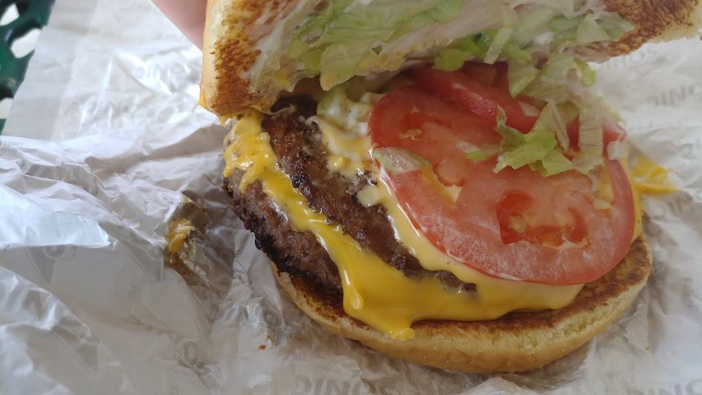 Sonic Drive-In | restaurant | 651 Salt Lick Rd, St Peters, MO 63376, USA | 6363870332 OR +1 636-387-0332