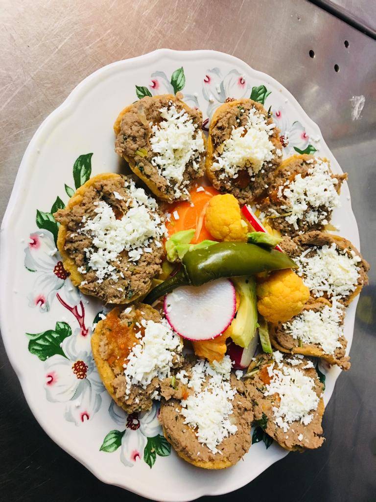 Los Amigos | restaurant | 339 Broadway, Chelsea, MA 02150, USA | 6178870484 OR +1 617-887-0484