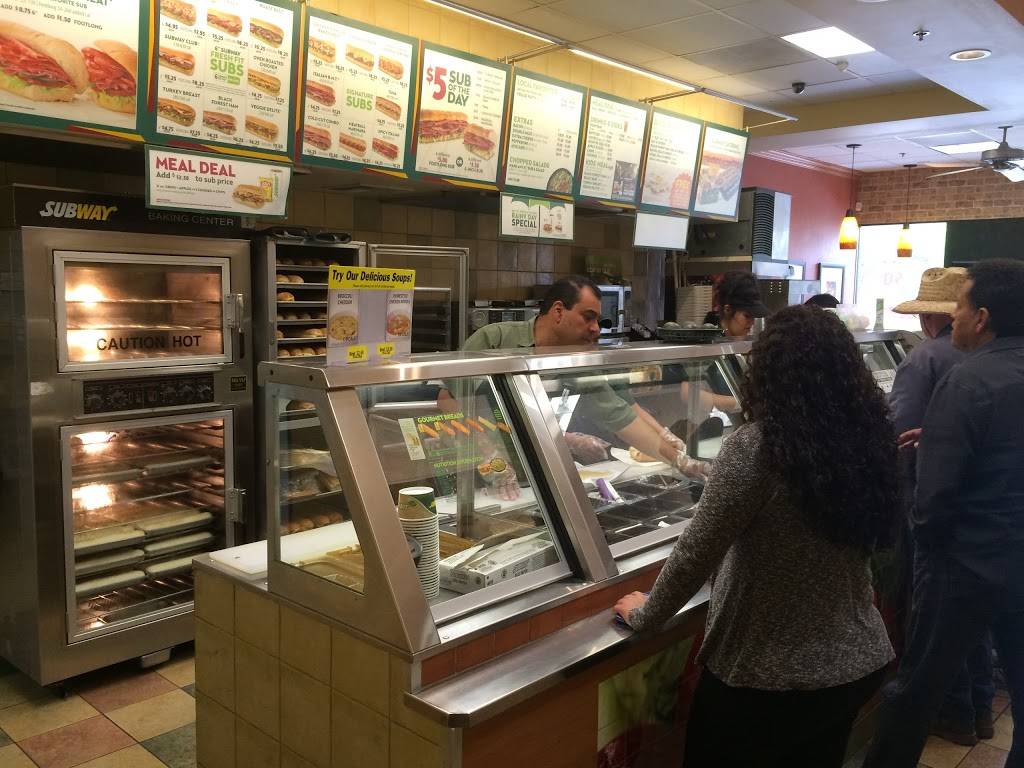 Subway Restaurants | restaurant | 10970 Sherman Way, Burbank, CA 91505, USA | 8188472579 OR +1 818-847-2579