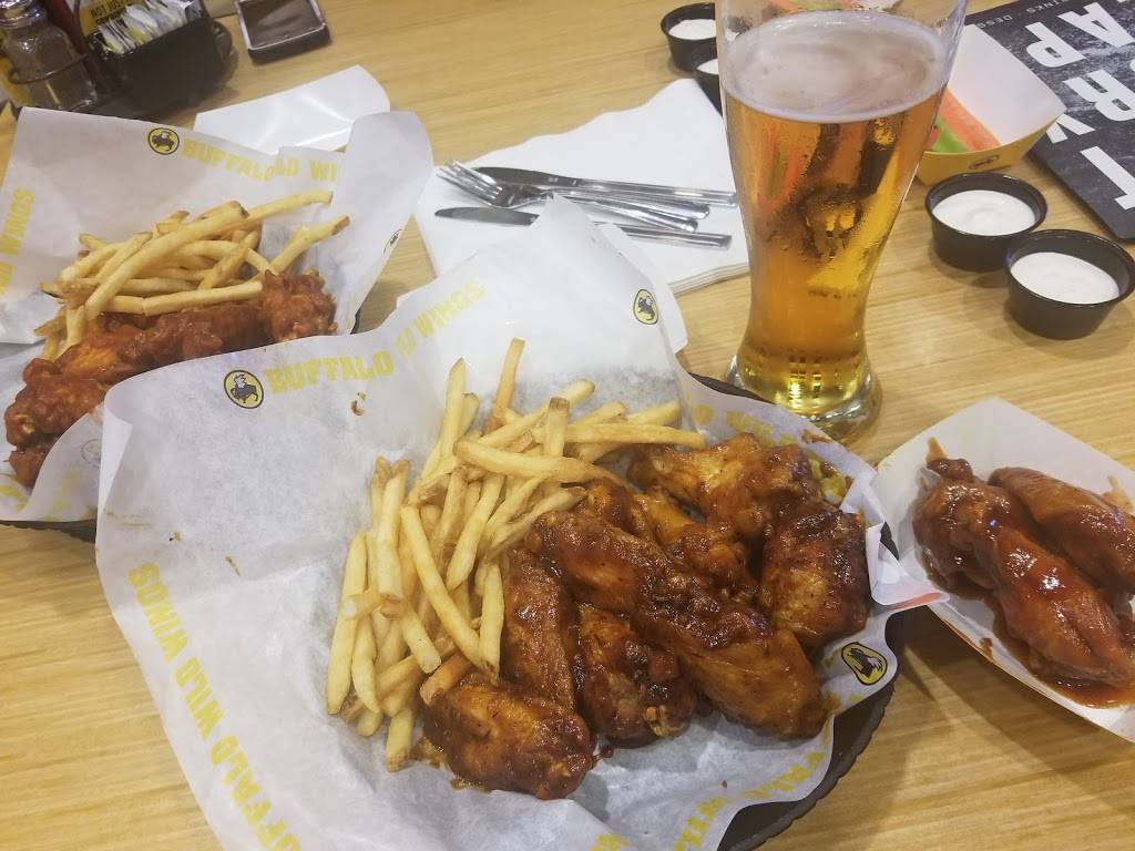 Buffalo Wild Wings | restaurant | 12411 Limonite Ave Suite 650, Eastvale, CA 91752, USA | 9513606086 OR +1 951-360-6086