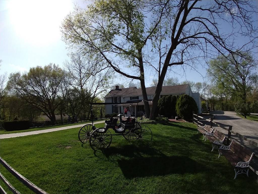 Strouds Oak Ridge Manor | restaurant | 5410 NE Oak Ridge Dr, Kansas City, MO 64119, USA | 8164549600 OR +1 816-454-9600