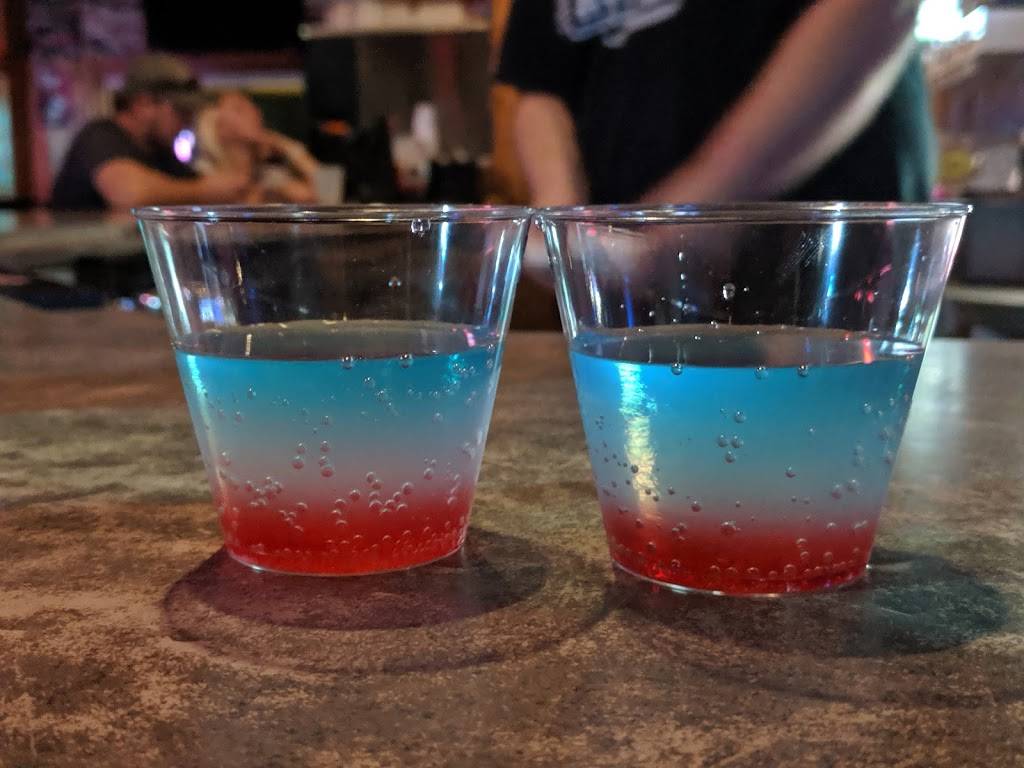 Hoppers Bar & Grill | restaurant | 119 S Olive St, Waconia, MN 55387, USA | 9524421149 OR +1 952-442-1149