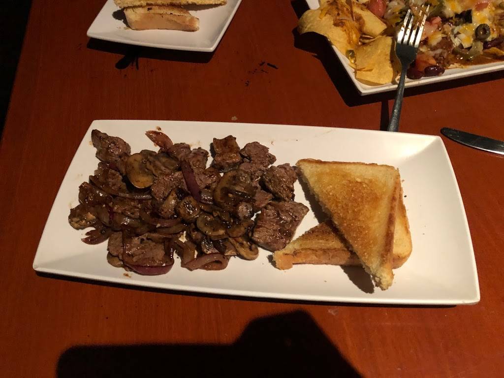 Scores Sports Bar and Grill | night club | 24365 Halsted Rd, Farmington, MI 48331, USA | 2484770123 OR +1 248-477-0123