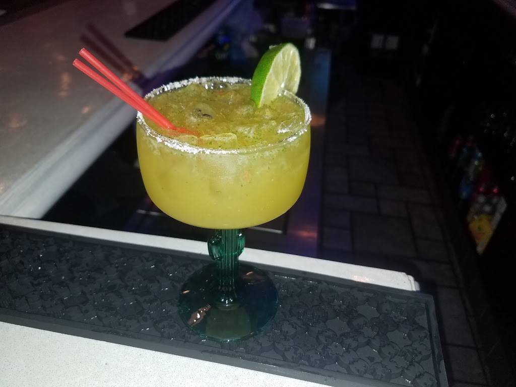 El Calvario | restaurant | 30 N Broadway, Yonkers, NY 10701, USA | 9149691490 OR +1 914-969-1490