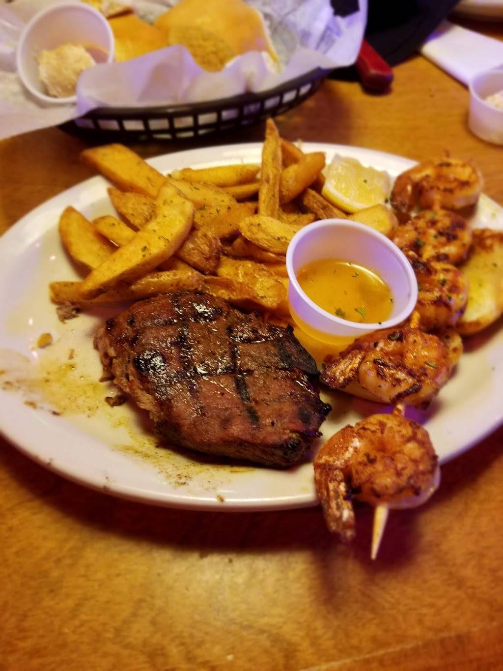 Texas Roadhouse | restaurant | 2101 E SE Loop 323, Tyler, TX 75701, USA | 9035090053 OR +1 903-509-0053