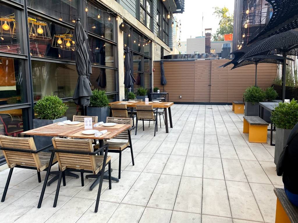 Beebes | restaurant | 38-28 27th St, Queens, NY 11101, USA | 7182082895 OR +1 718-208-2895