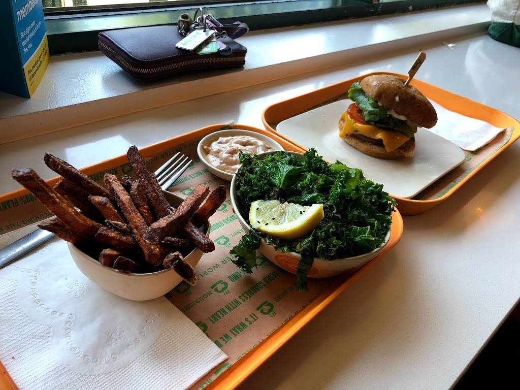 Next Level Burger Roosevelt | restaurant | 1026B NE 64th St, Seattle, WA 98115, USA | 2063190026 OR +1 206-319-0026