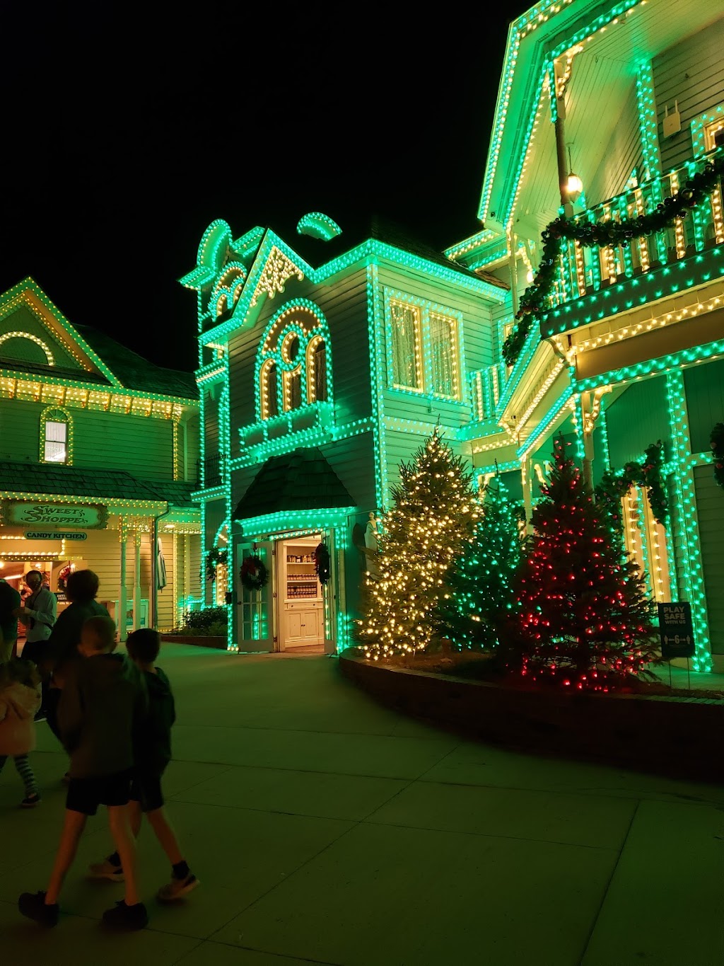 The Front Porch Cafe | cafe | 2700 Dollywood Parks Blvd, Pigeon Forge, TN 37863, USA | 8003655996 OR +1 800-365-5996